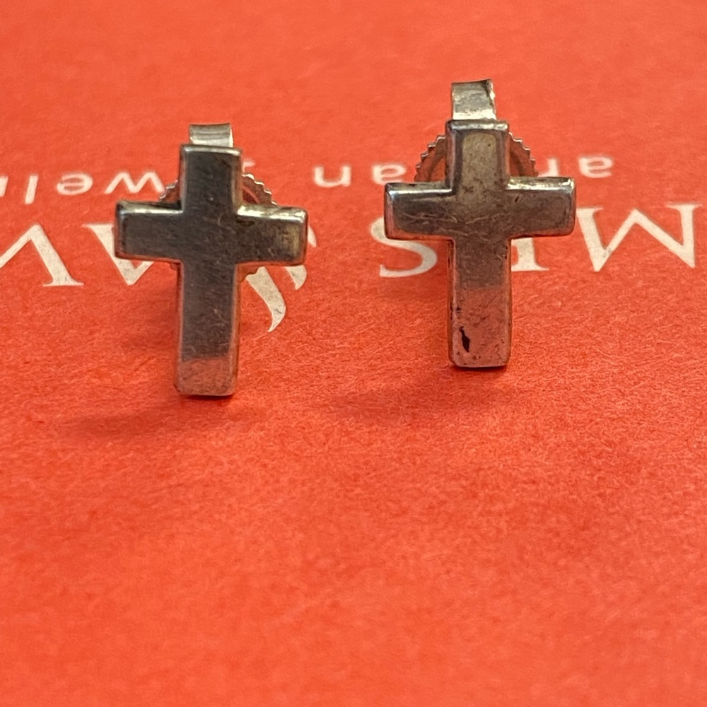 James Avery retired cross post